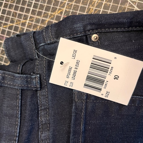 NWT Kut from the Kloth Dark Blue Flare Jeans 10 - Picture 14 of 14